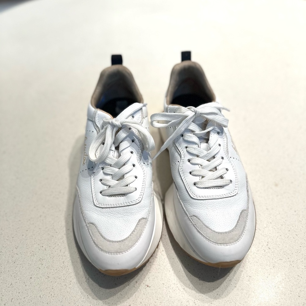 Sleek White Leather Women’s Sneakers